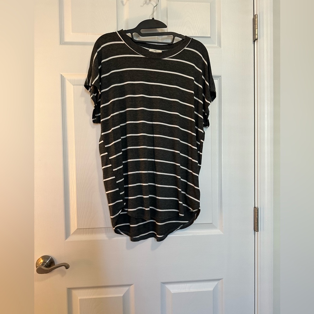 🌼NWOT Rebel Society short sleeve T